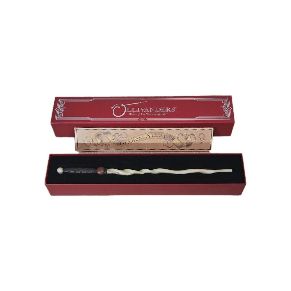 Universal Studios Harry Potter Ollivanders Larch Phoenix Feather Wand